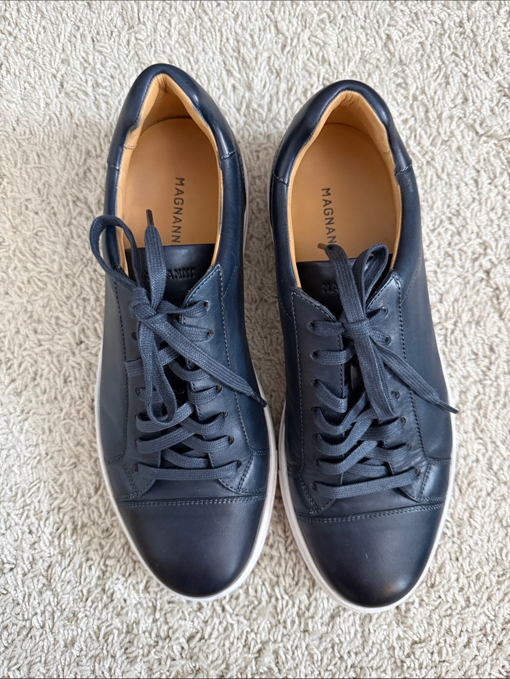 Magnanni Navy Leather Low-Top Sneakers